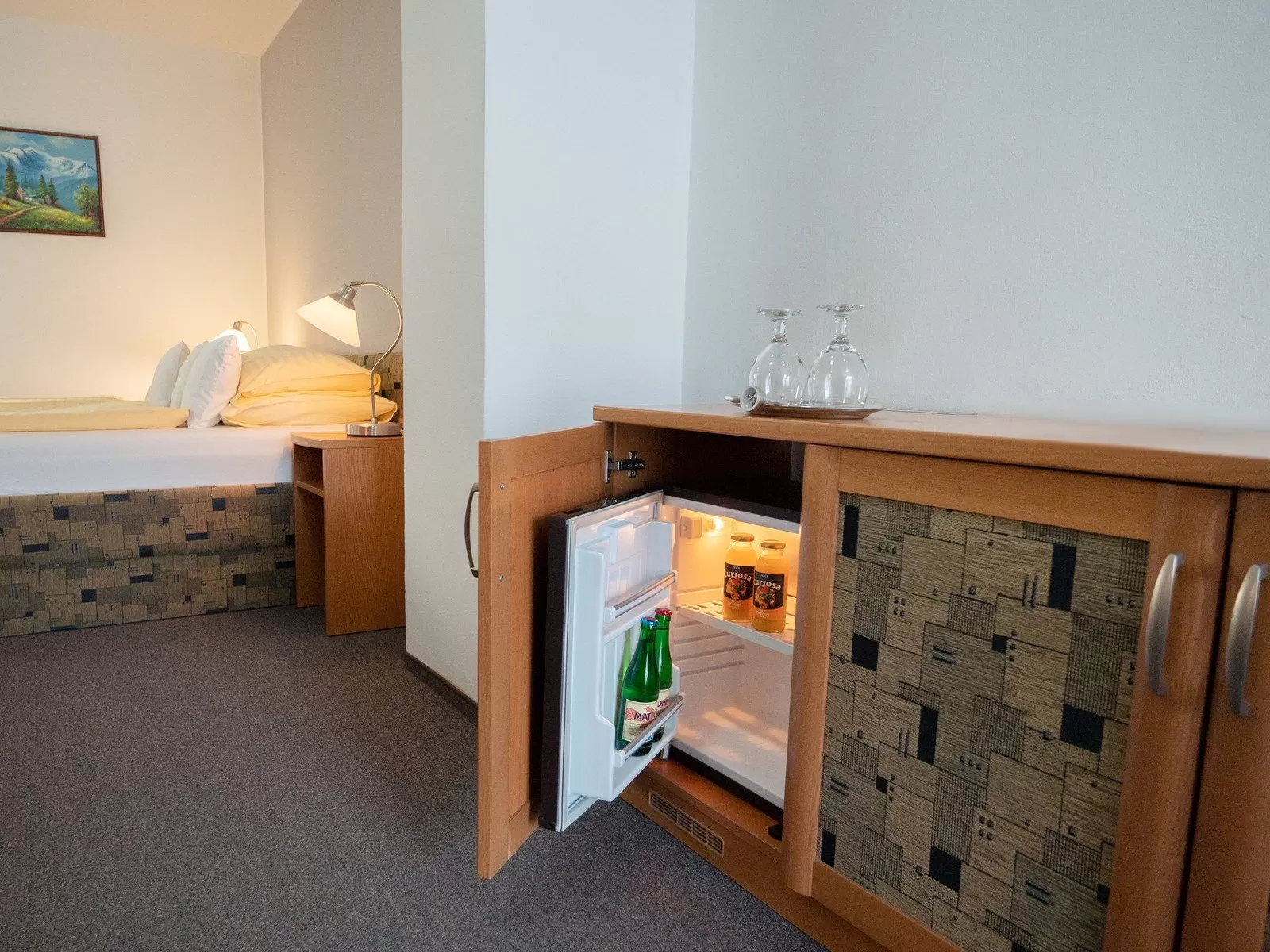07-minibar-a-lednice.jpg