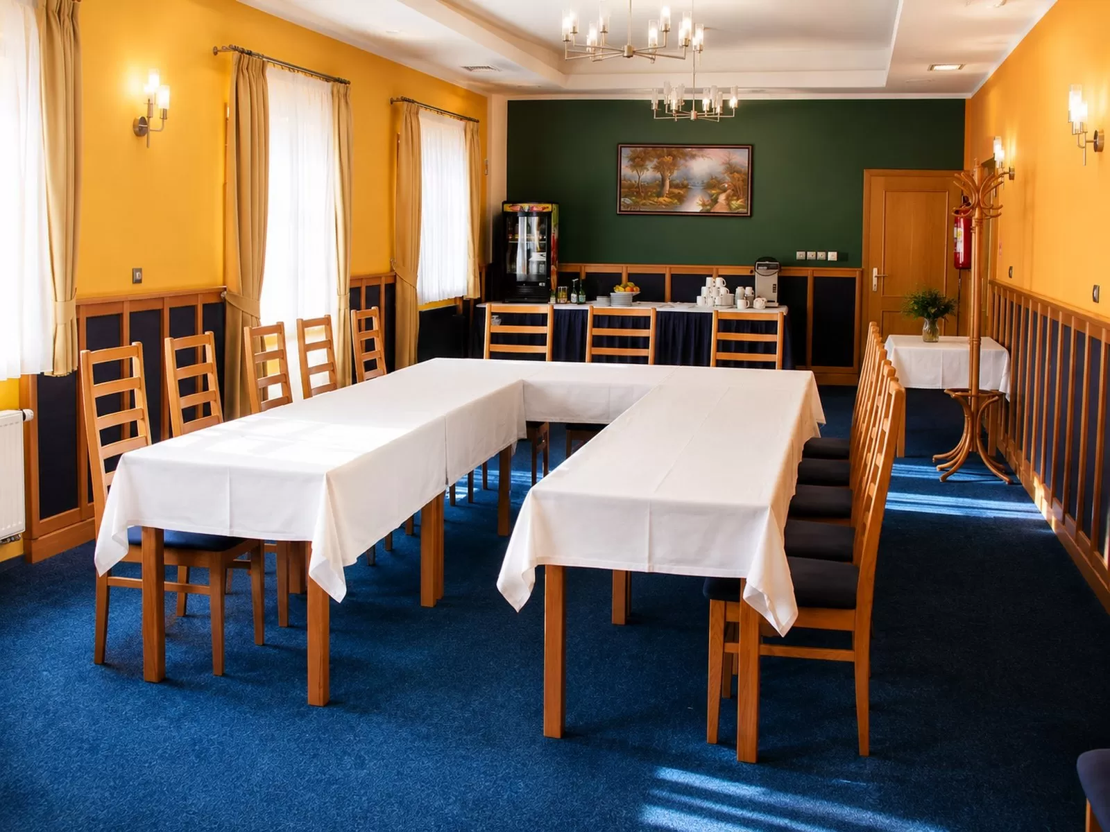 06-maly-salonek-u-usporadani-catering.jpg